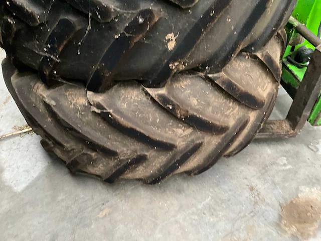 Michelin m108 tractorband (2x) - afbeelding 1 van  7