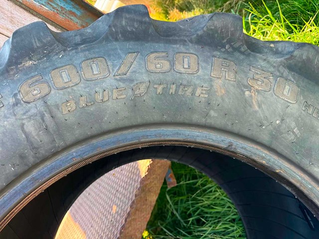 Michelin-model: megaxbib banden, wielen en velgen - afbeelding 1 van  3