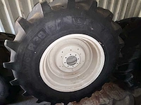 Michelin multibib 650/65r38 op valtra velg tractor banden (2x)