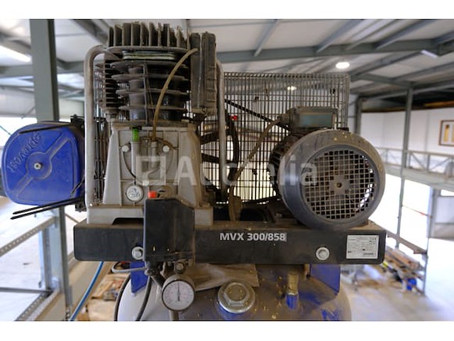 Michelin mvx 300 rechtopstaande compressor - afbeelding 1 van  10