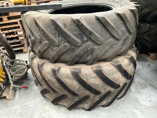 Michelin tractorband (2x) - afbeelding 1 van  8