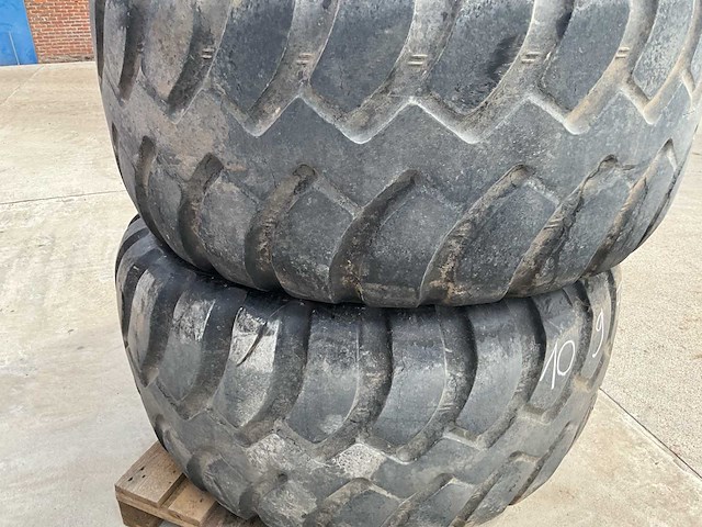 Goodyear - unisteel 650/55 r25 - band op velg (2x) - afbeelding 7 van  7