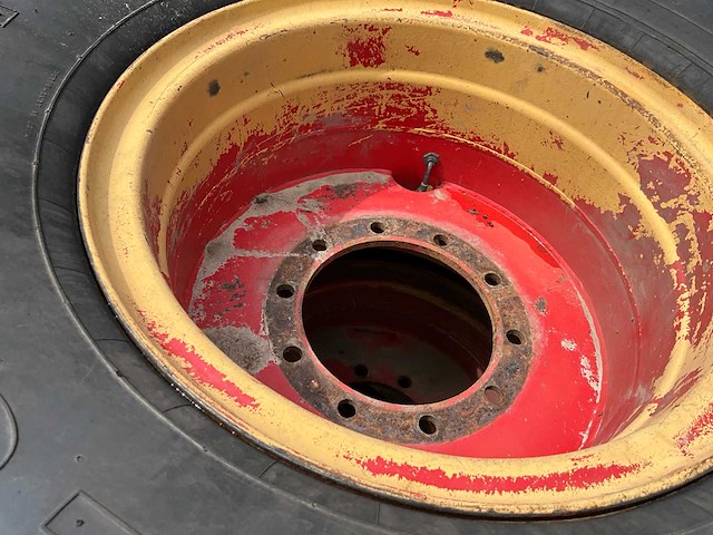 Goodyear - unisteel 650/55 r25 - band op velg (2x) - afbeelding 6 van  6