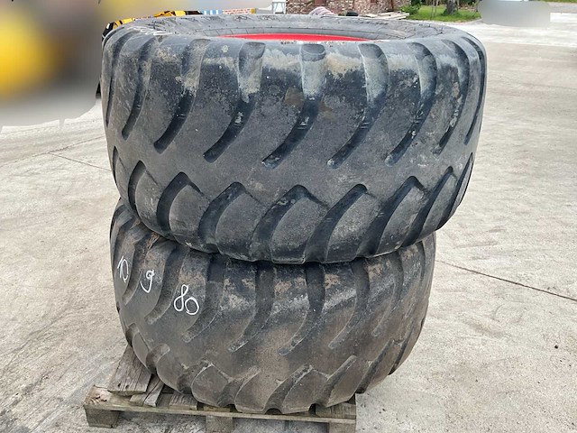 Michelin unisteel 630/55 r26 band op velg (2x) - afbeelding 1 van  6