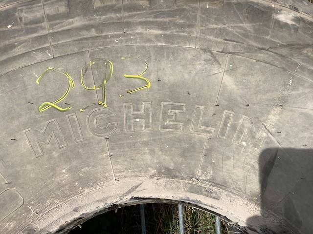 Michelin vrachtwagenband 24r20.5 xs - afbeelding 3 van  4