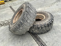 Michelin vrachtwagenband met velg (2x) - afbeelding 1 van  17