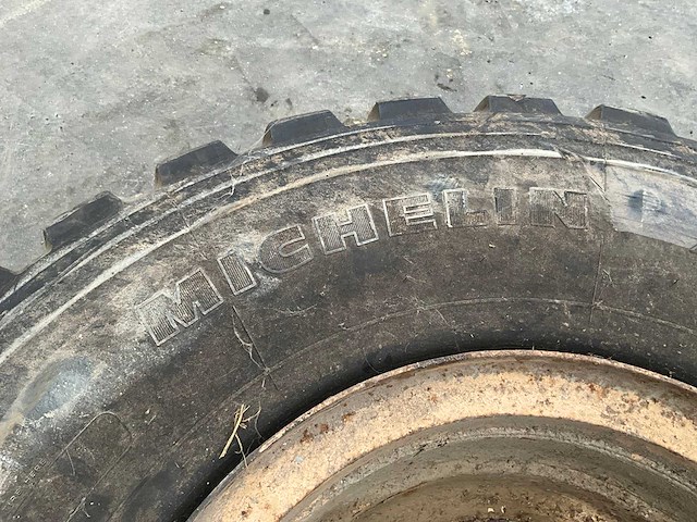 Michelin vrachtwagenband met velg (2x) - afbeelding 6 van  17