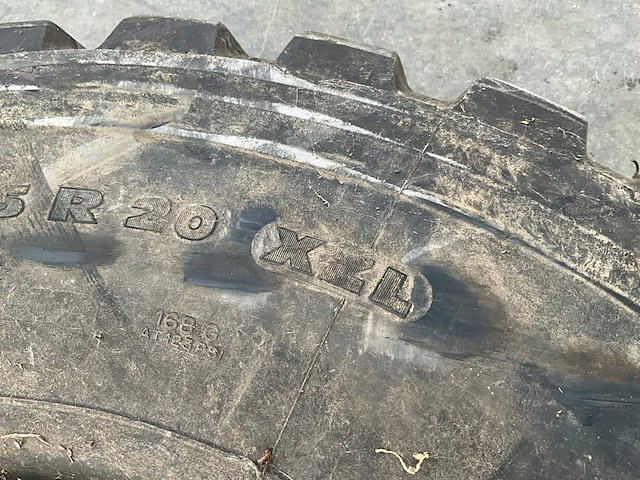 Michelin vrachtwagenband met velg (2x) - afbeelding 15 van  17