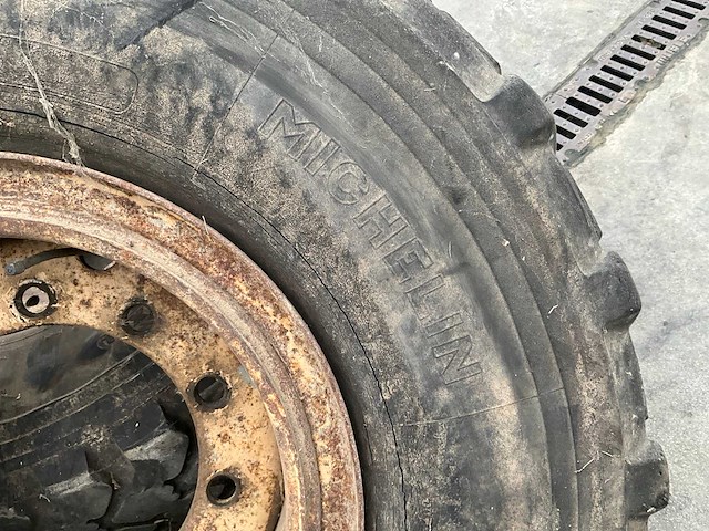 Michelin vrachtwagenband met velg (2x) - afbeelding 8 van  17