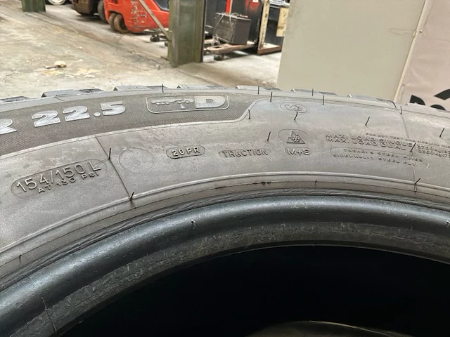 Michelin vrachtwagenbanden (4x) - afbeelding 5 van  6