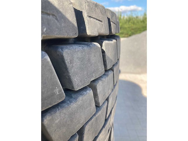 Michelin vrachtwagenbanden met velg - afbeelding 1 van  8