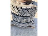 Michelin vrachtwagenbanden met velg - afbeelding 4 van  8