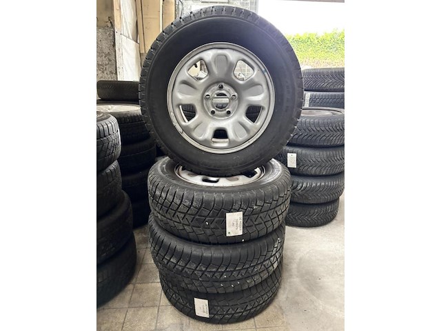 Michelin winterbanden op velg voor dacia - afbeelding 1 van  3