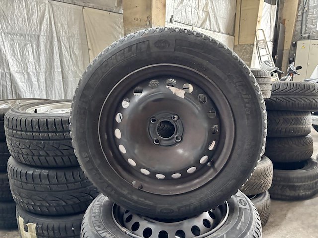 Michelin winterbanden op velg - afbeelding 2 van  4