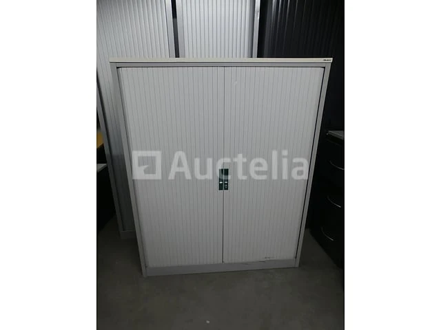 Midden-hoge garderobe met luiken - afbeelding 4 van  5