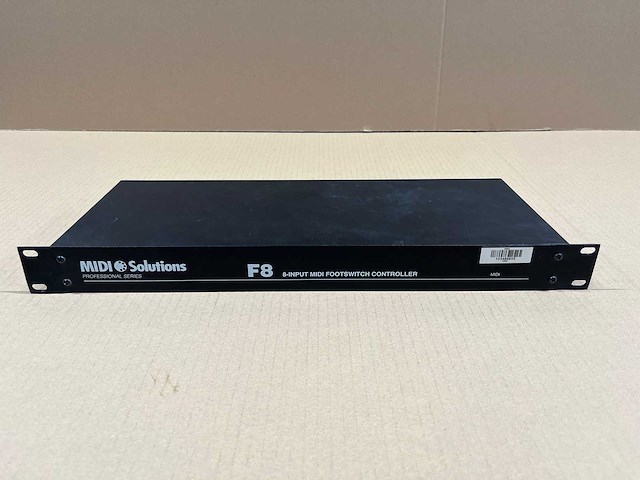 Midi solutions t8 8-input midi footswitch controller - afbeelding 1 van  6