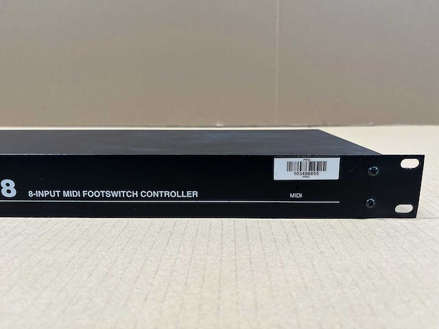 Midi solutions t8 8-input midi footswitch controller - afbeelding 3 van  6