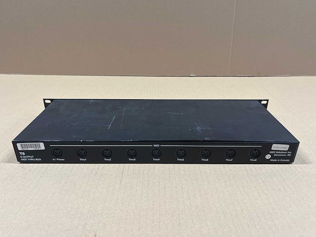 Midi solutions t8 8-output midi thru box - afbeelding 4 van  6