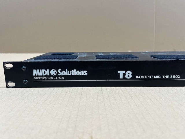 Midi solutions t8 8-output midi thru box - afbeelding 2 van  6