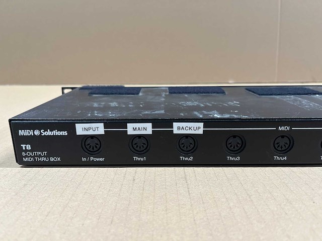 Midi solutions t8 8-output midi thru box - afbeelding 5 van  6