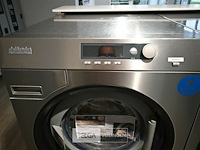 Miele industriële wasmachine - afbeelding 2 van  4