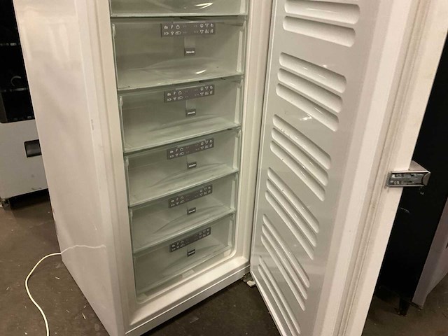 Miele koelkast - afbeelding 5 van  10