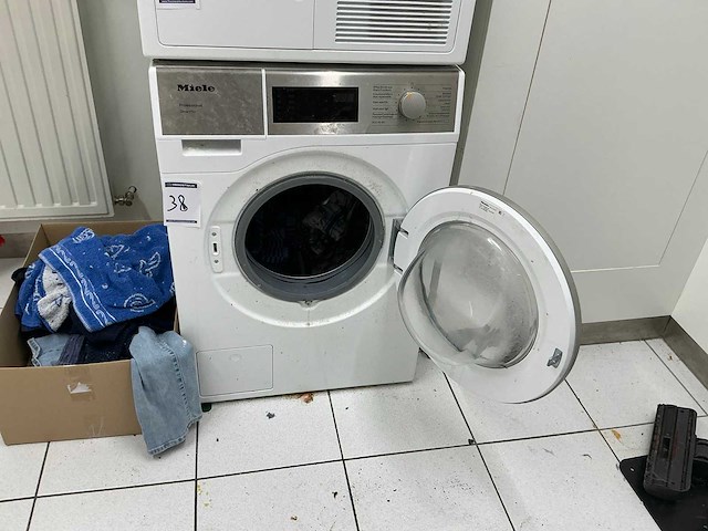 Miele professional smartbiz wasmachine - afbeelding 1 van  3