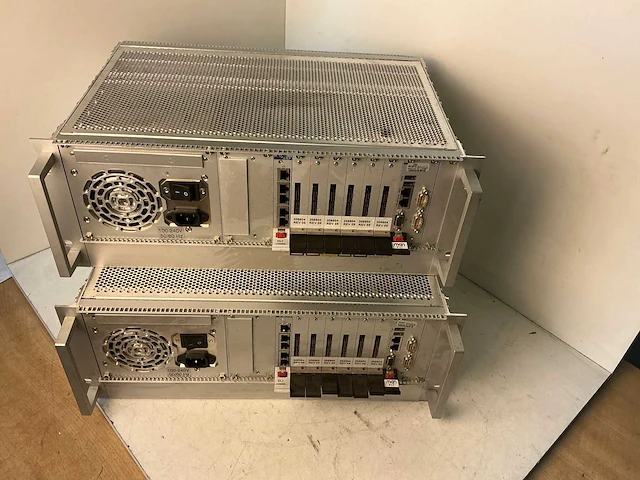 Mikro elektronik cpci-bgtr 4he stuurrack (2x) - afbeelding 2 van  7