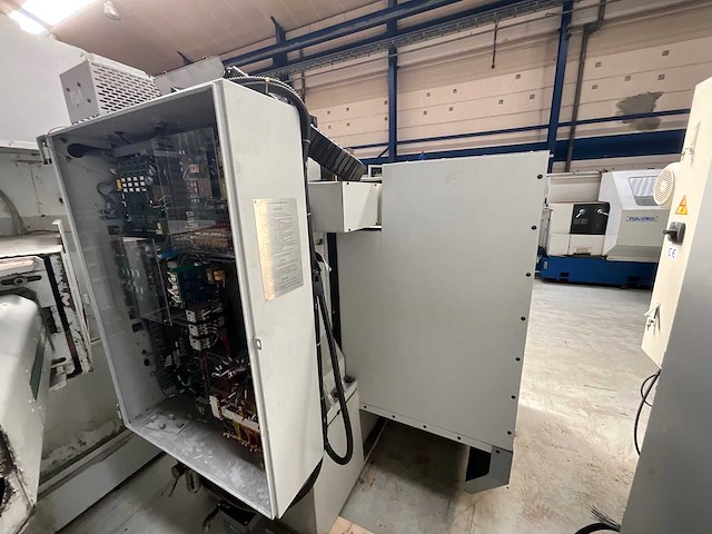 Mikron - vce750 - verticale machinecentra - afbeelding 14 van  14