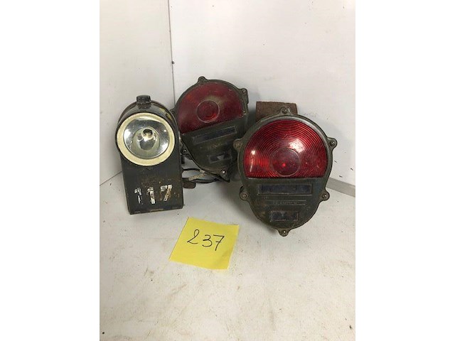 Militaire lamp 3 items - afbeelding 1 van  2