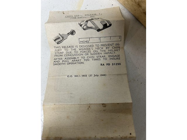 Militaria: 25 x us helm chin strap release 1944 - afbeelding 4 van  5