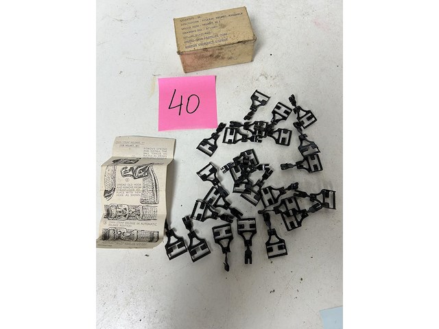 Militaria: 25 x us helm chin strap release 1944 - afbeelding 5 van  5