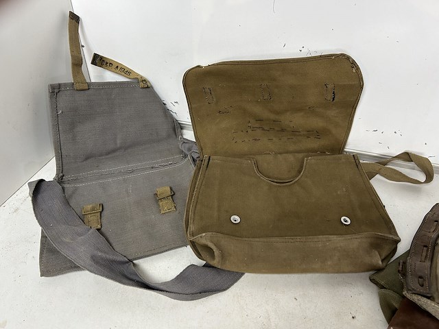 Militaria: 5 militaire zakken - afbeelding 3 van  3