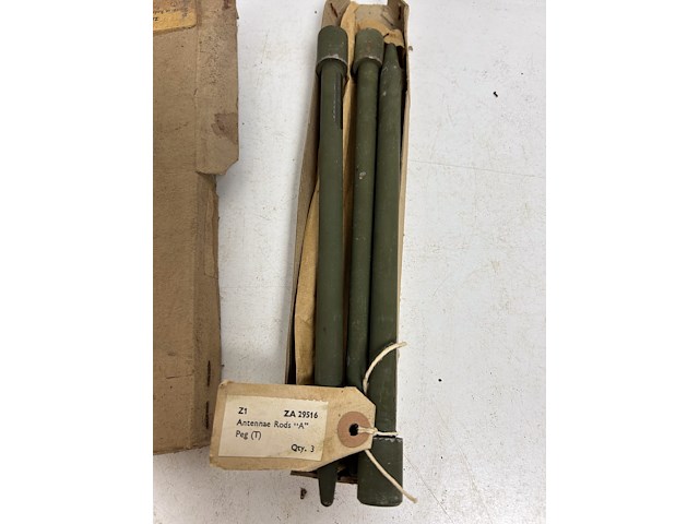 Militaria 6 x doos met 3 engelse antenna rods - afbeelding 3 van  3