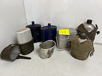 Militaria drinkbussen 7 items - afbeelding 1 van  1