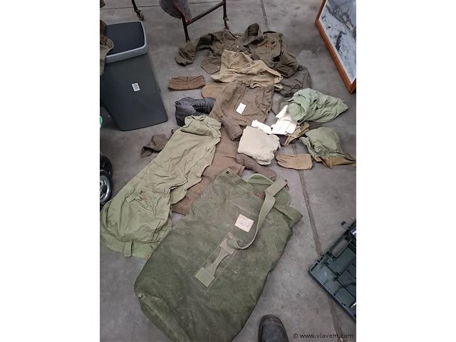 Militaria - afbeelding 1 van  6