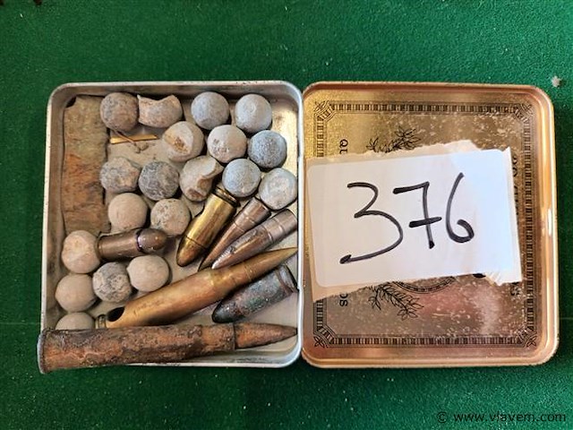 Militaria - afbeelding 1 van  3