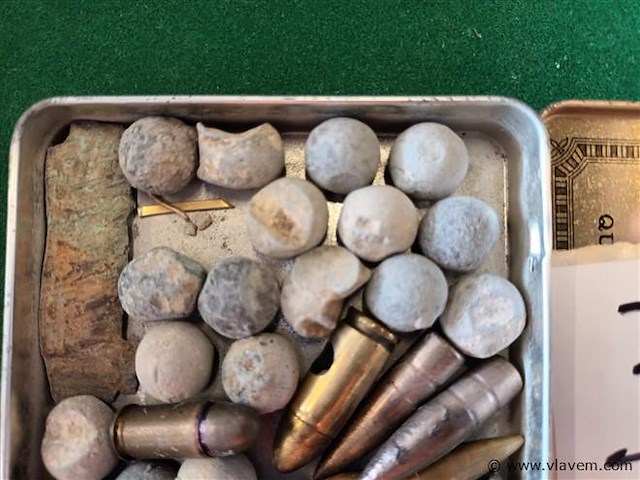 Militaria - afbeelding 2 van  3