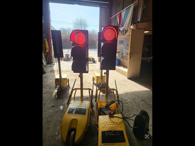 Millenium lacroix verkeerslichten - afbeelding 1 van  2