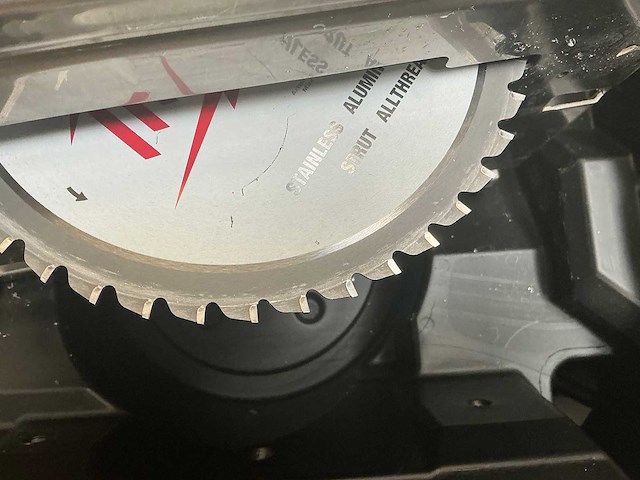 Milwaukee - m18 fmcs66 - afkortzaag - afbeelding 3 van  5