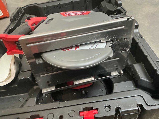 Milwaukee - m18 fmcs66 - afkortzaag - afbeelding 4 van  5