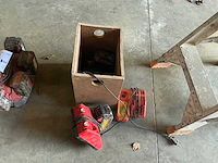 Milwaukee acculader (2x) - afbeelding 1 van  4