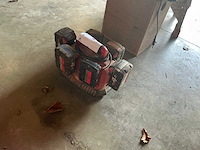 Milwaukee acculader - afbeelding 3 van  3