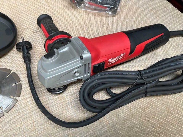 Milwaukee avg 15-125 xc haakse slijpmachine - afbeelding 2 van  5
