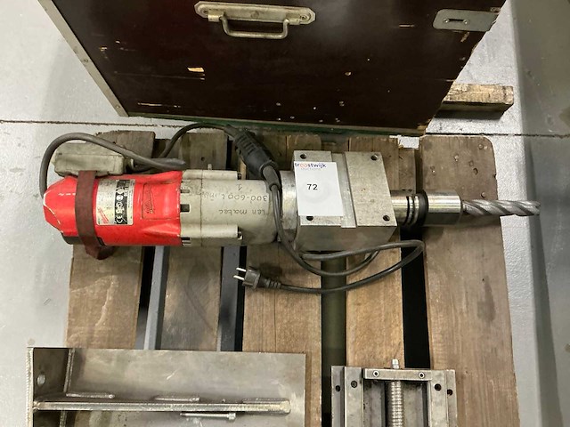 Milwaukee dcm2-350c diamantboormachine - afbeelding 1 van  4
