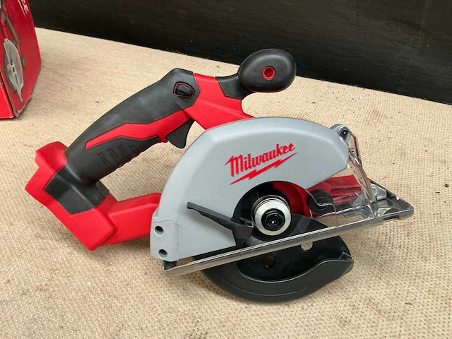 Milwaukee hd18 ms cirkelzaagmachine - afbeelding 1 van  5