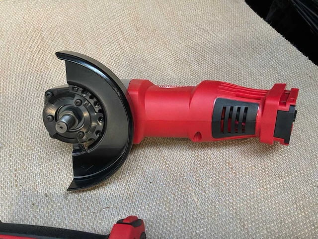 Milwaukee hd28 ag 125 accu haakse slijper - afbeelding 3 van  6