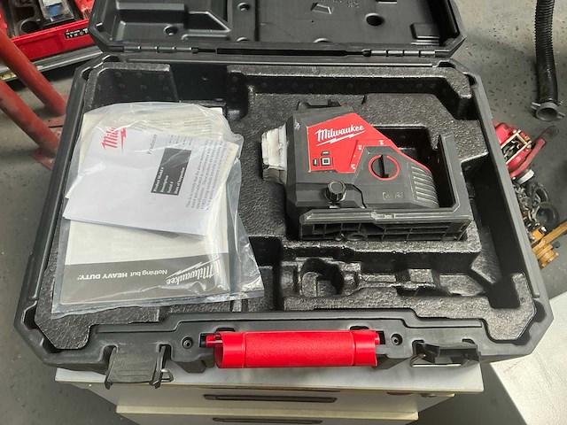 Milwaukee m12 3pl bouwlaser - afbeelding 1 van  3
