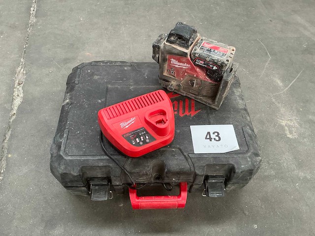 Milwaukee m12 3pl bouwlaser/accu kruislijnlaser - afbeelding 1 van  7