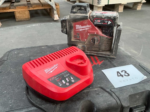 Milwaukee m12 3pl bouwlaser/accu kruislijnlaser - afbeelding 2 van  7